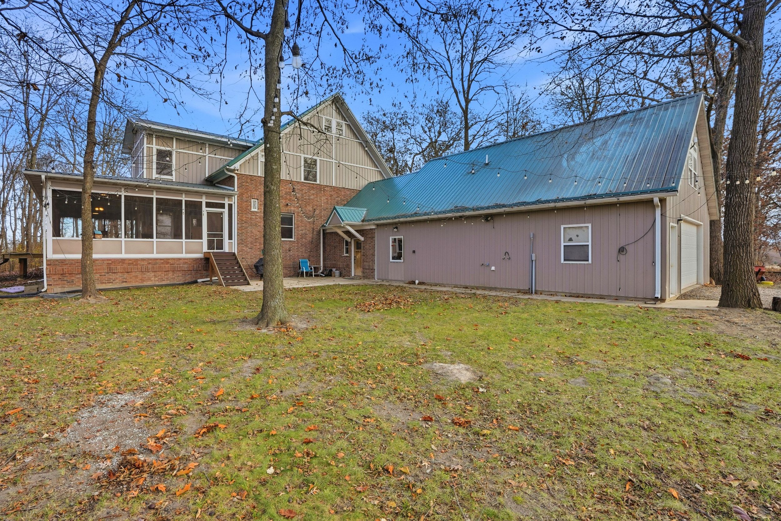 Listing Photo: 3300 Underwood Ave 0058-